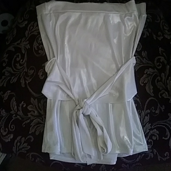 Top - Picture 2 of 2